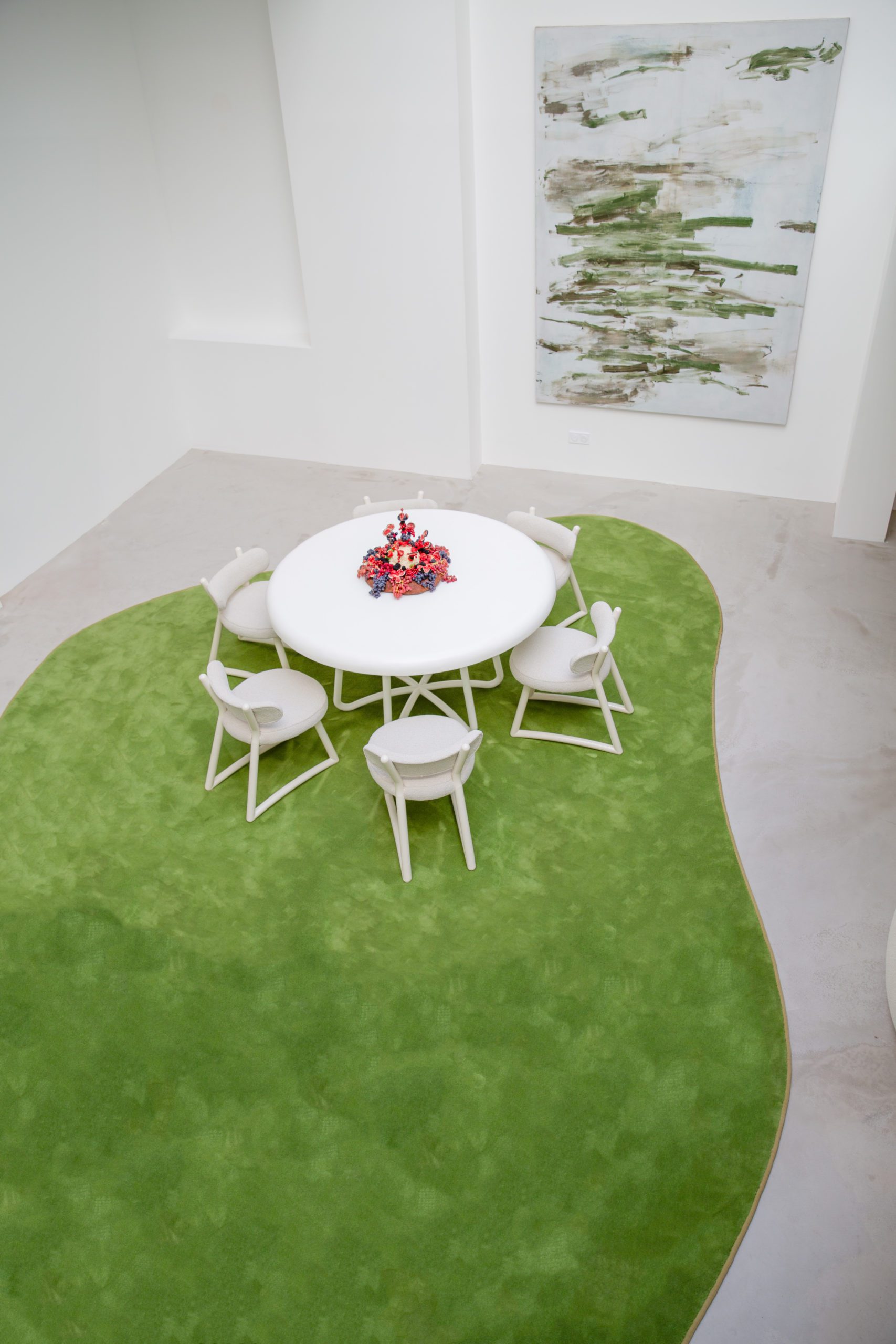 InvisibleCollection_PAR_OutlusDiningTable_1