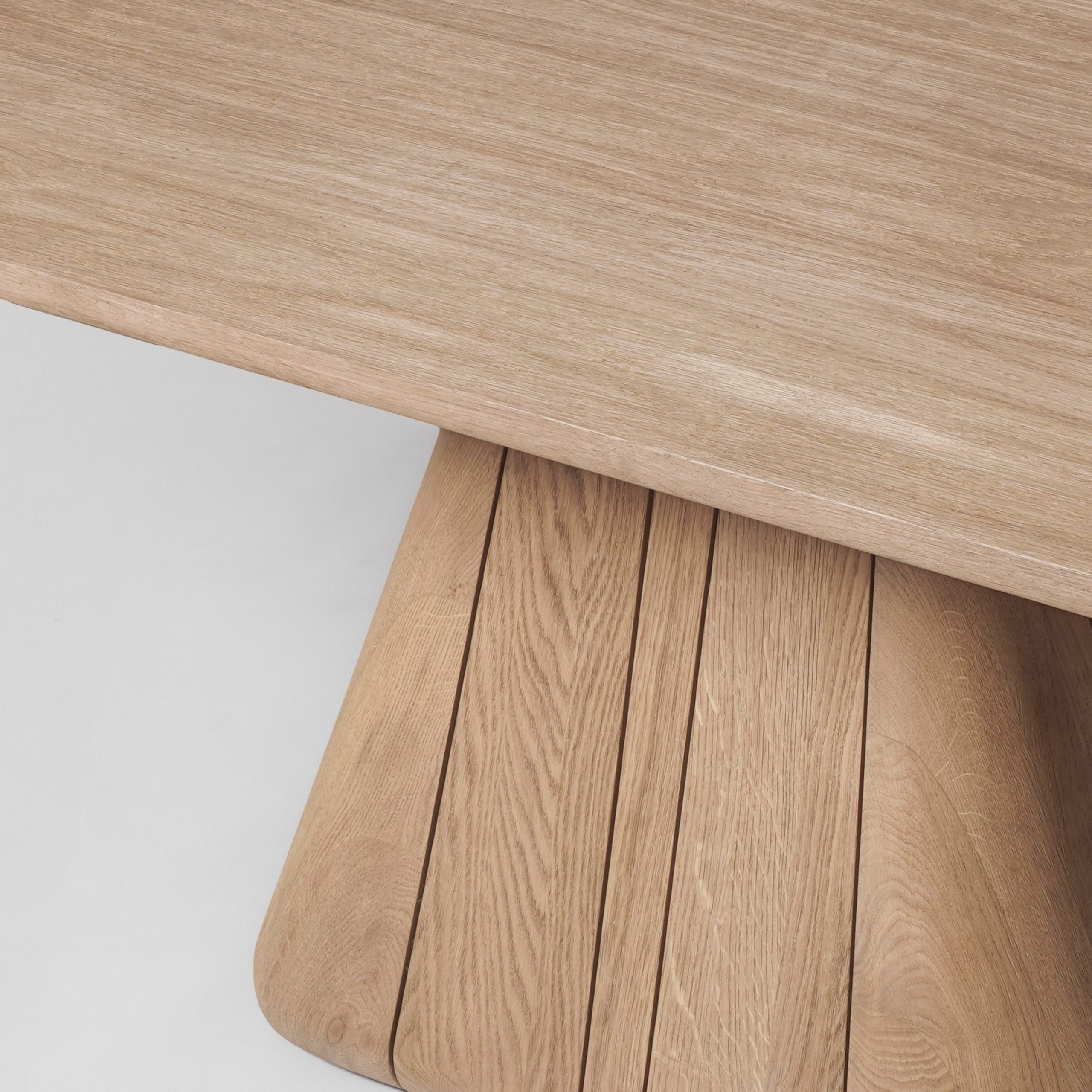 InvisibleCollection_AtelierPendhapa_UdukkaiDiningTableOak_Hover