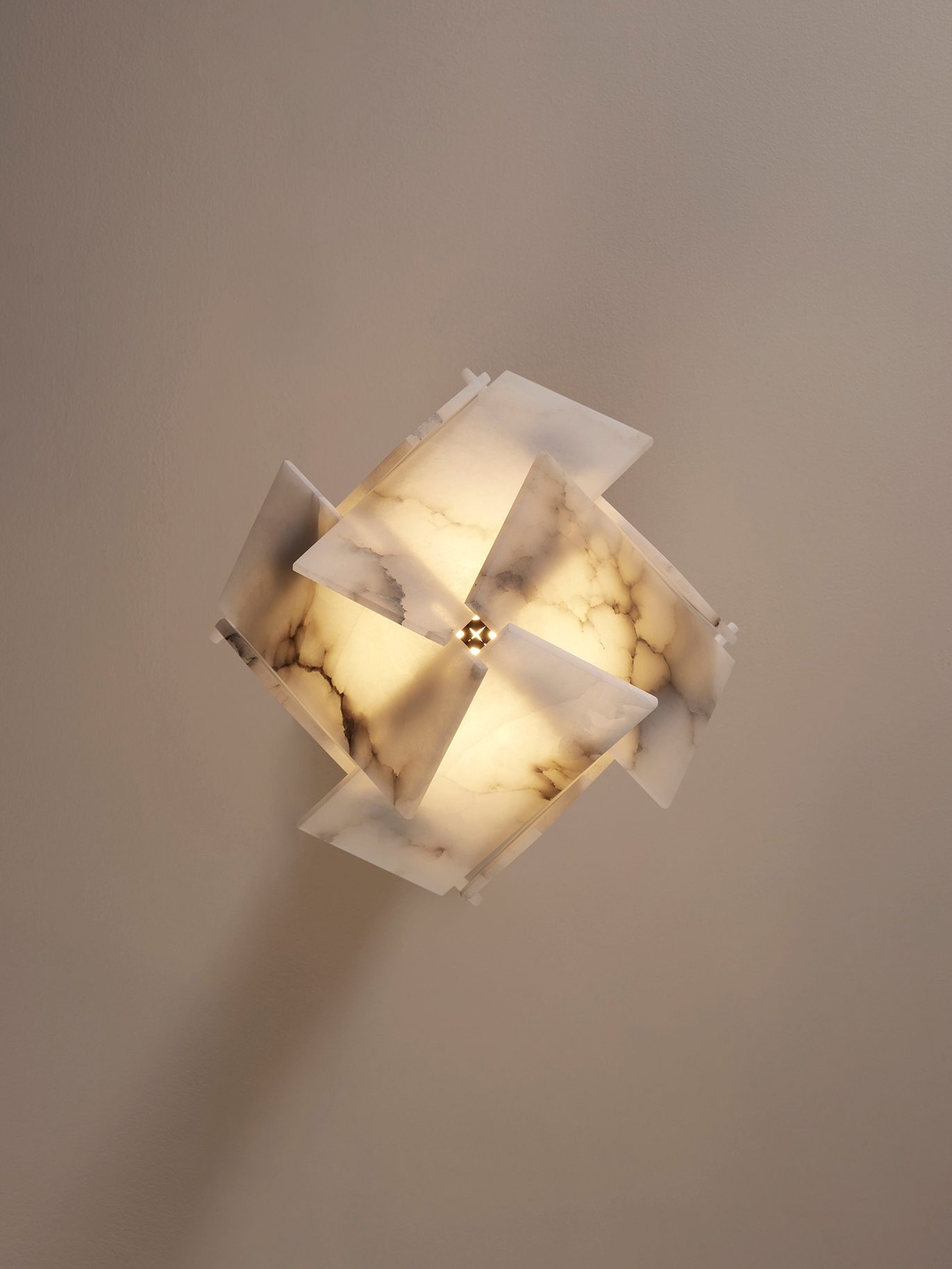 InvisibleCollection_GalerieMCDE_Boule Ceiling Lamp_SUS101A_5