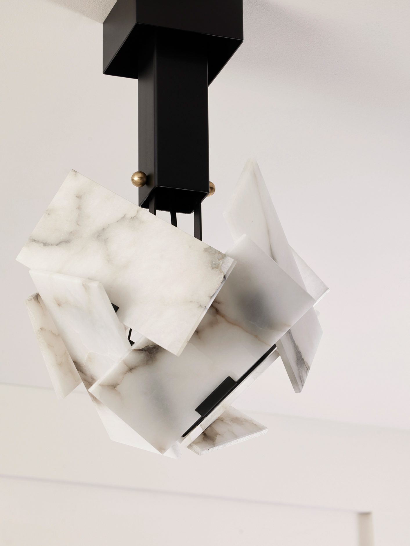 InvisibleCollection_GalerieMCDE_Boule Ceiling Lamp_SUS101A_7