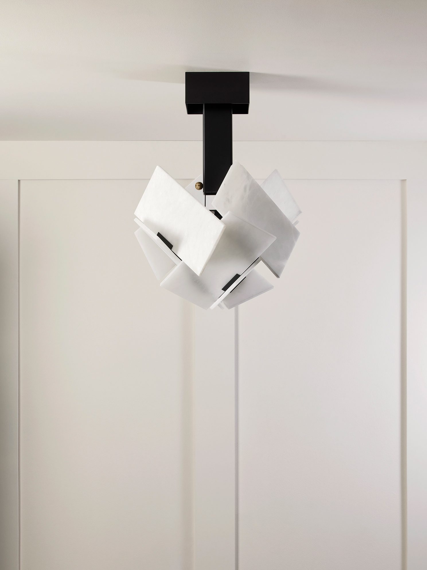 InvisibleCollection_GalerieMCDE_Boule Ceiling Lamp_SUS101B_1