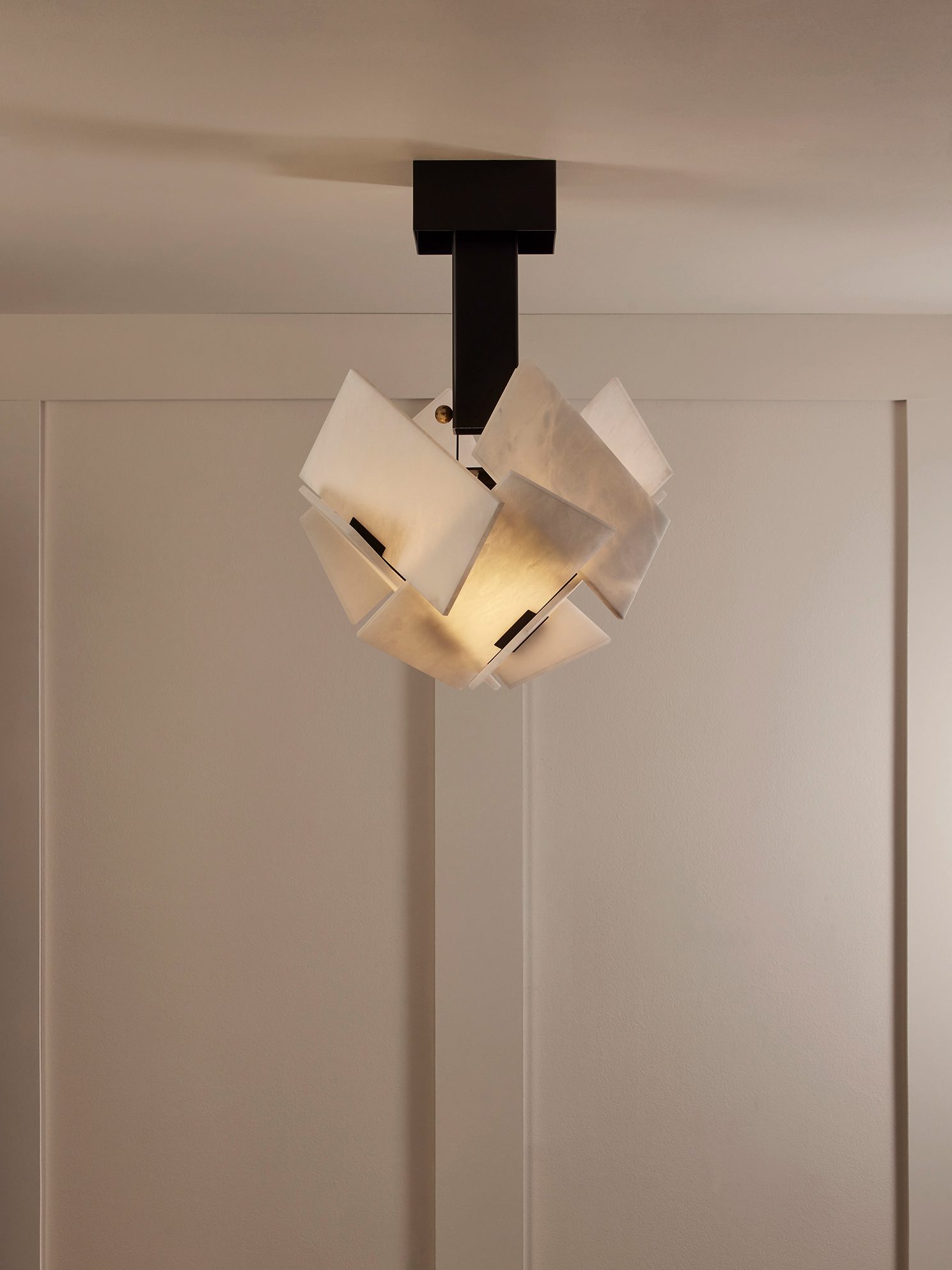 InvisibleCollection_GalerieMCDE_Boule Ceiling Lamp_SUS101B_2