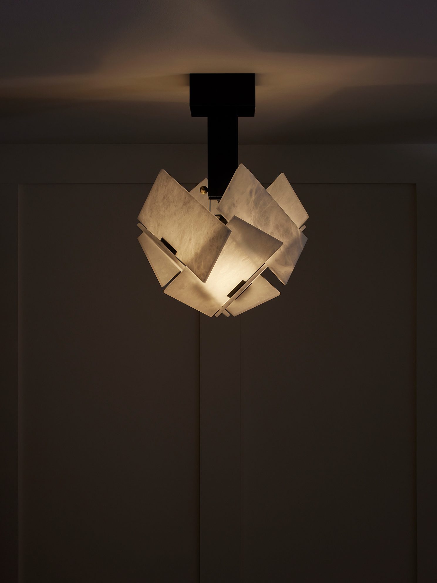 InvisibleCollection_GalerieMCDE_Boule Ceiling Lamp_SUS101B_3