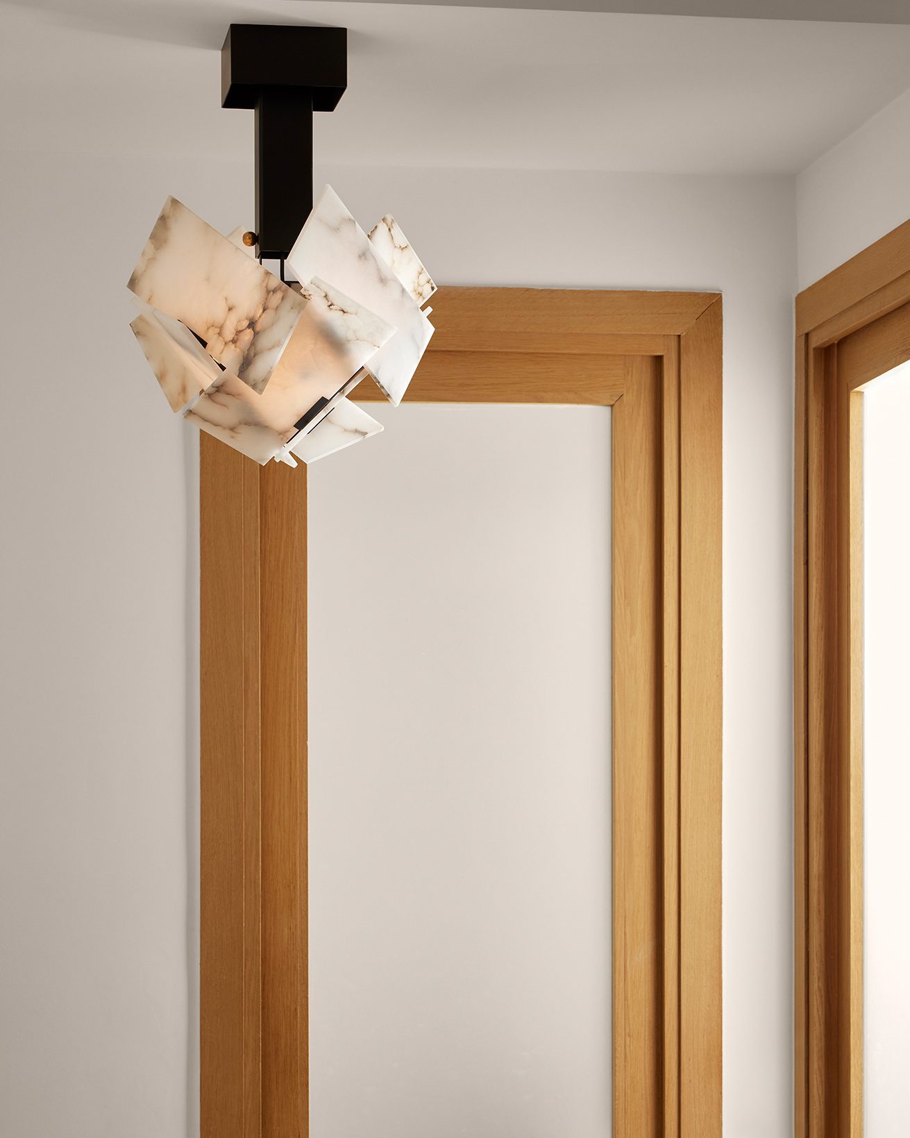 InvisibleCollection_GalerieMCDE_Boule Ceiling Lamp_SUS101B_7
