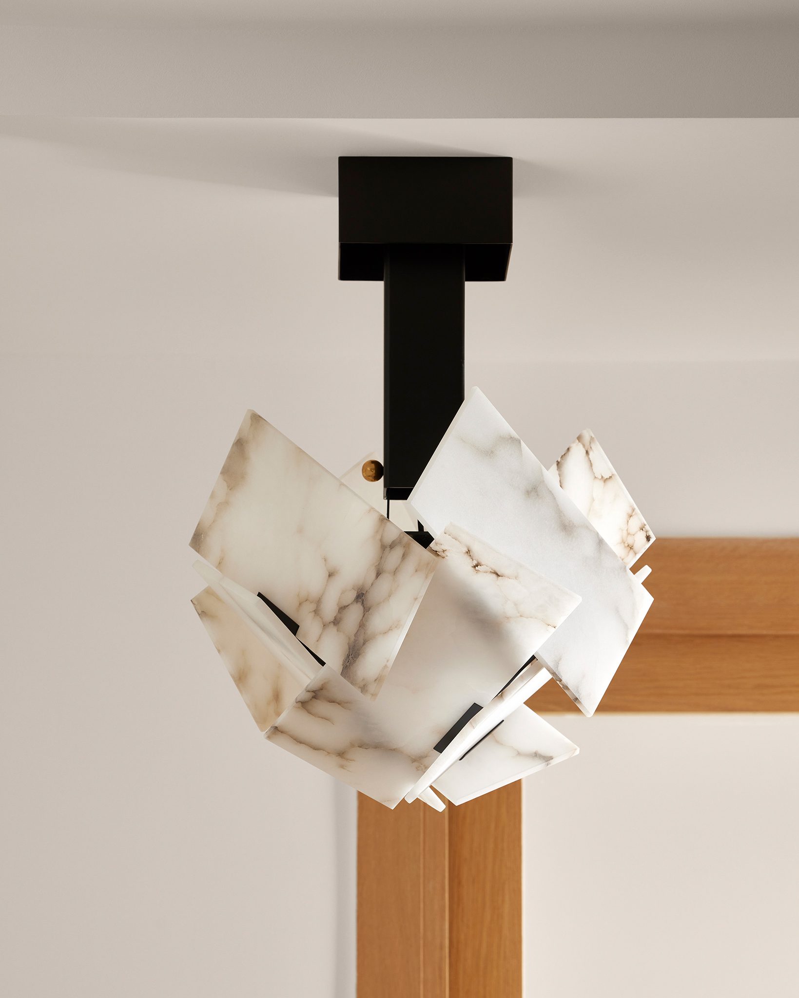 InvisibleCollection_GalerieMCDE_Boule Ceiling Lamp_SUS101B_8