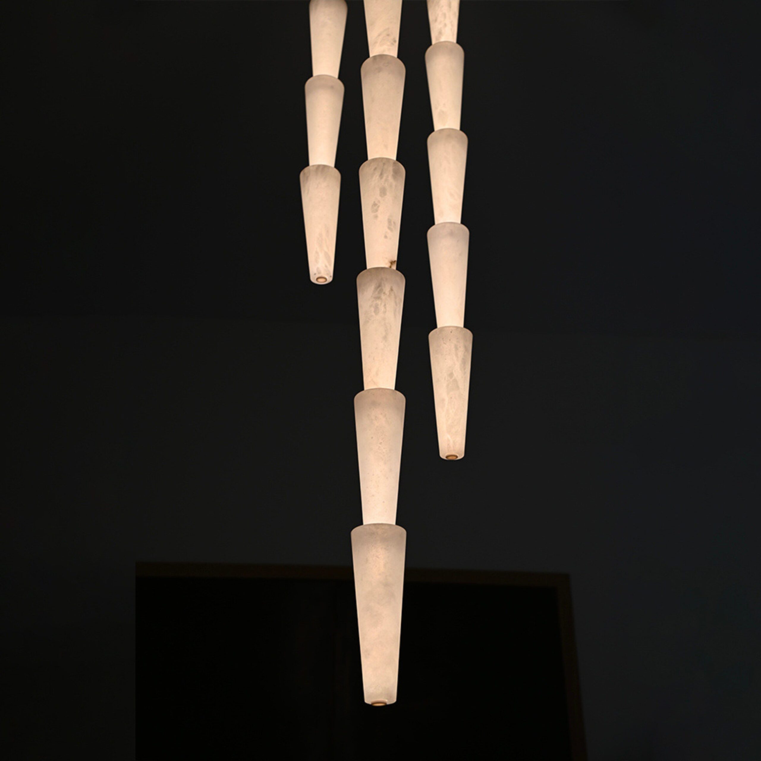 InvisibleCollection_FranckGenser_CascadeCeilingLamp_4