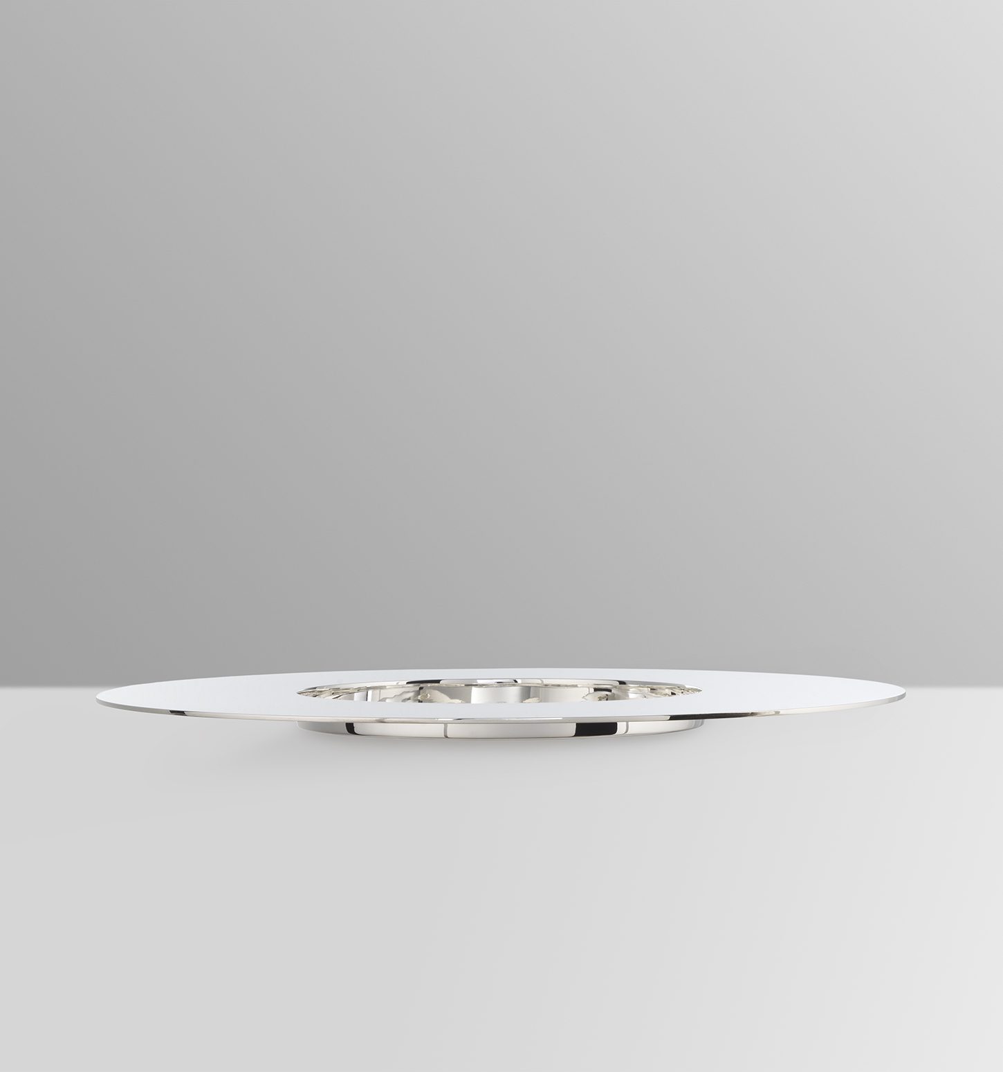 InvisibleCollection_Puiforcat_JuddDinnerPlate_1