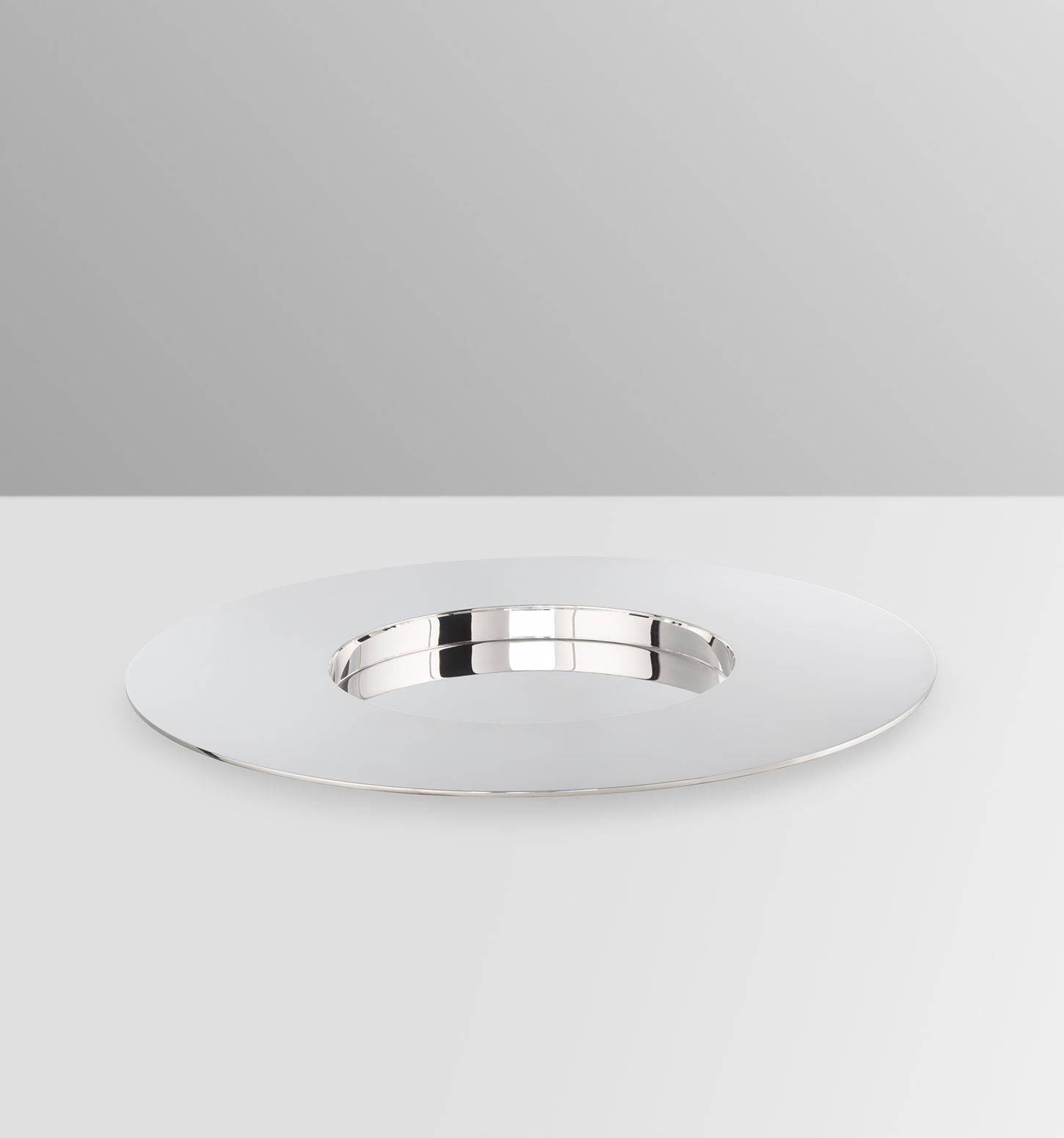 InvisibleCollection_Puiforcat_JuddDinnerPlate_2