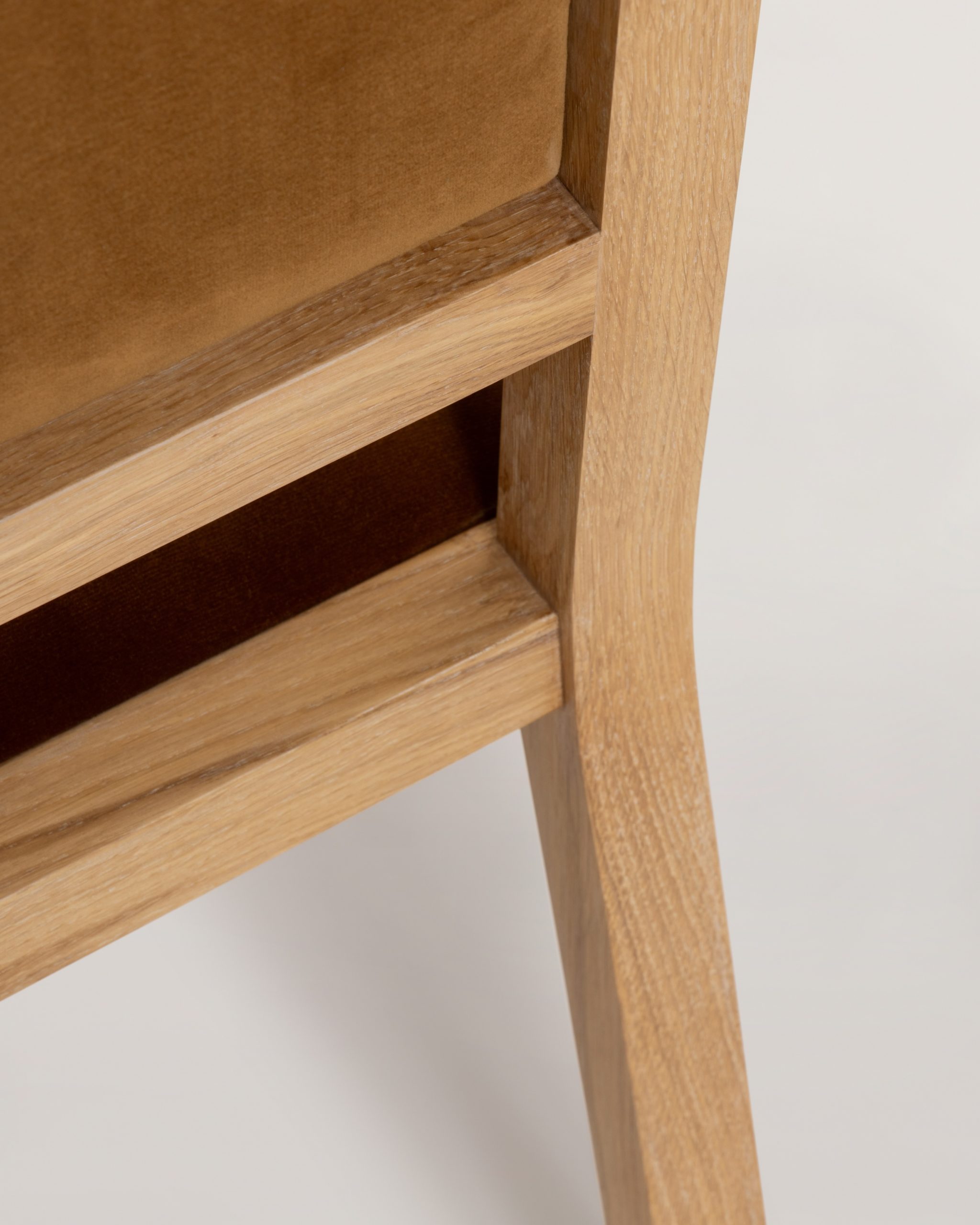 InvisibleCollection_LeoSentou_J.B.B.Chair_3