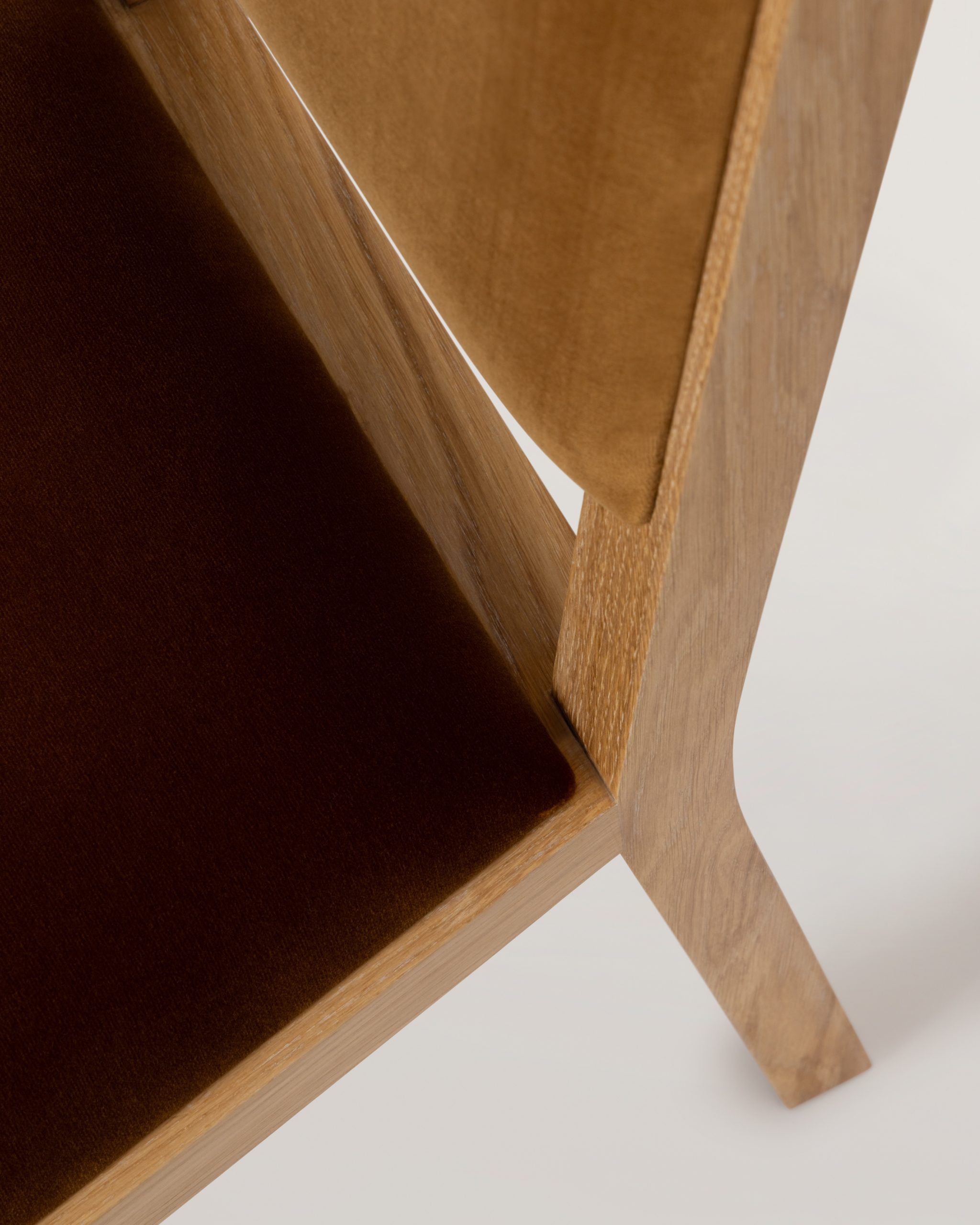 InvisibleCollection_LeoSentou_J.B.B.Chair_5
