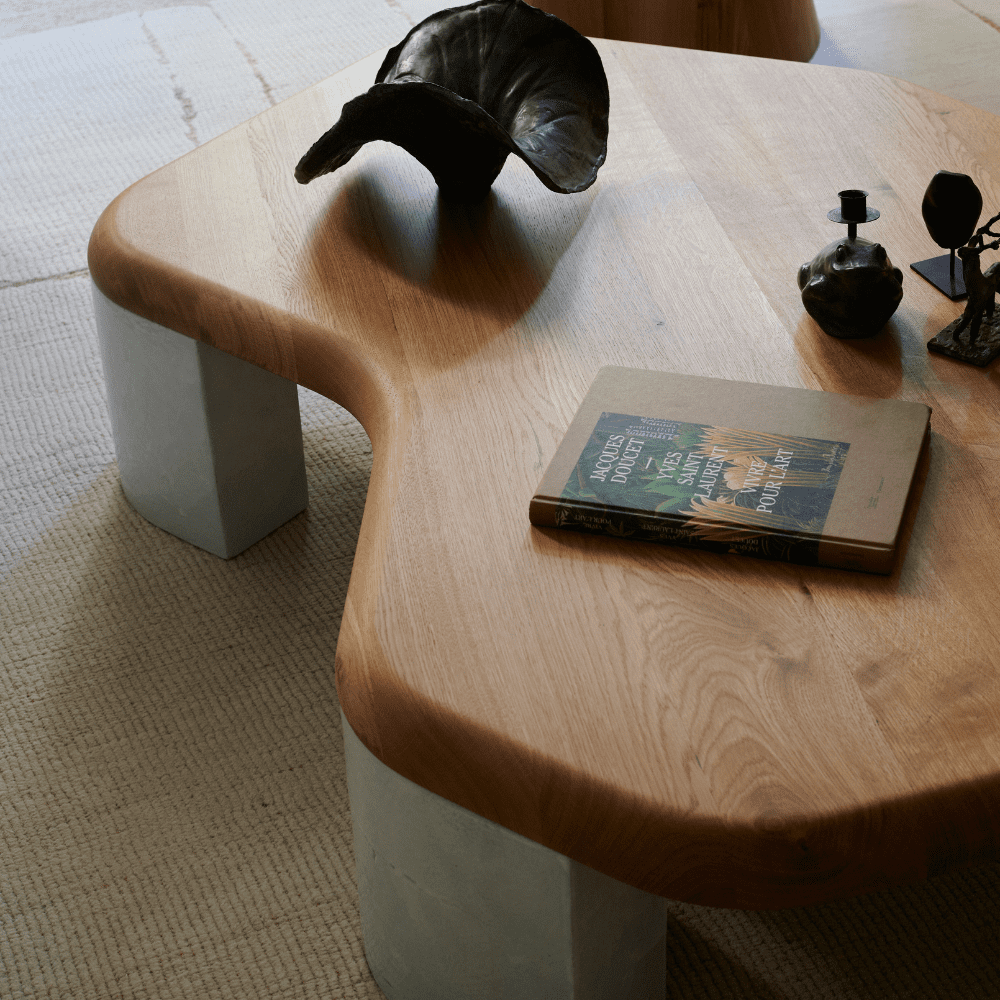 InvisibleCollection_Jacques_Doucet_Gray_Coffee_table_insitu