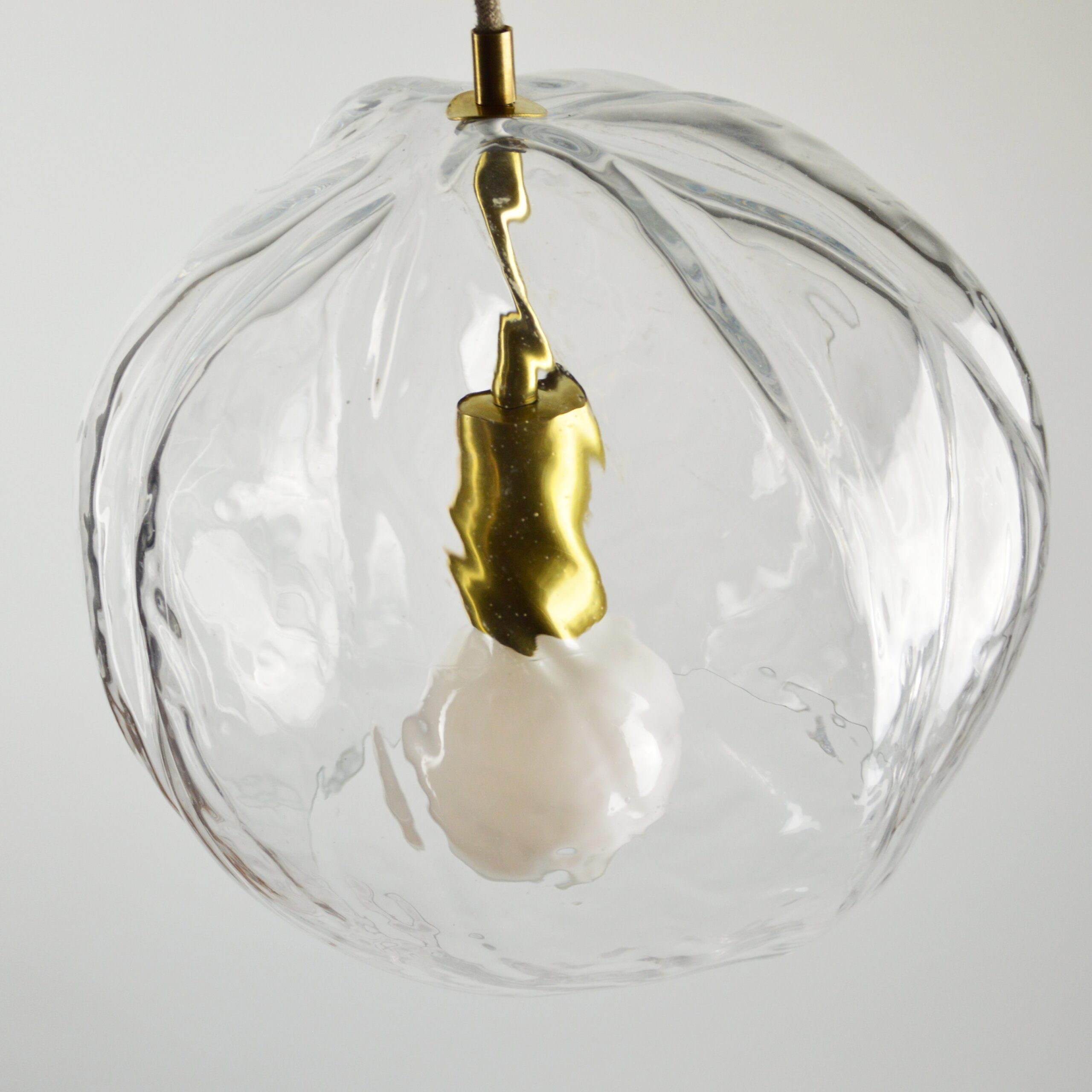 InvisibleCollection_AtelierGeorge_LeafPendant_4
