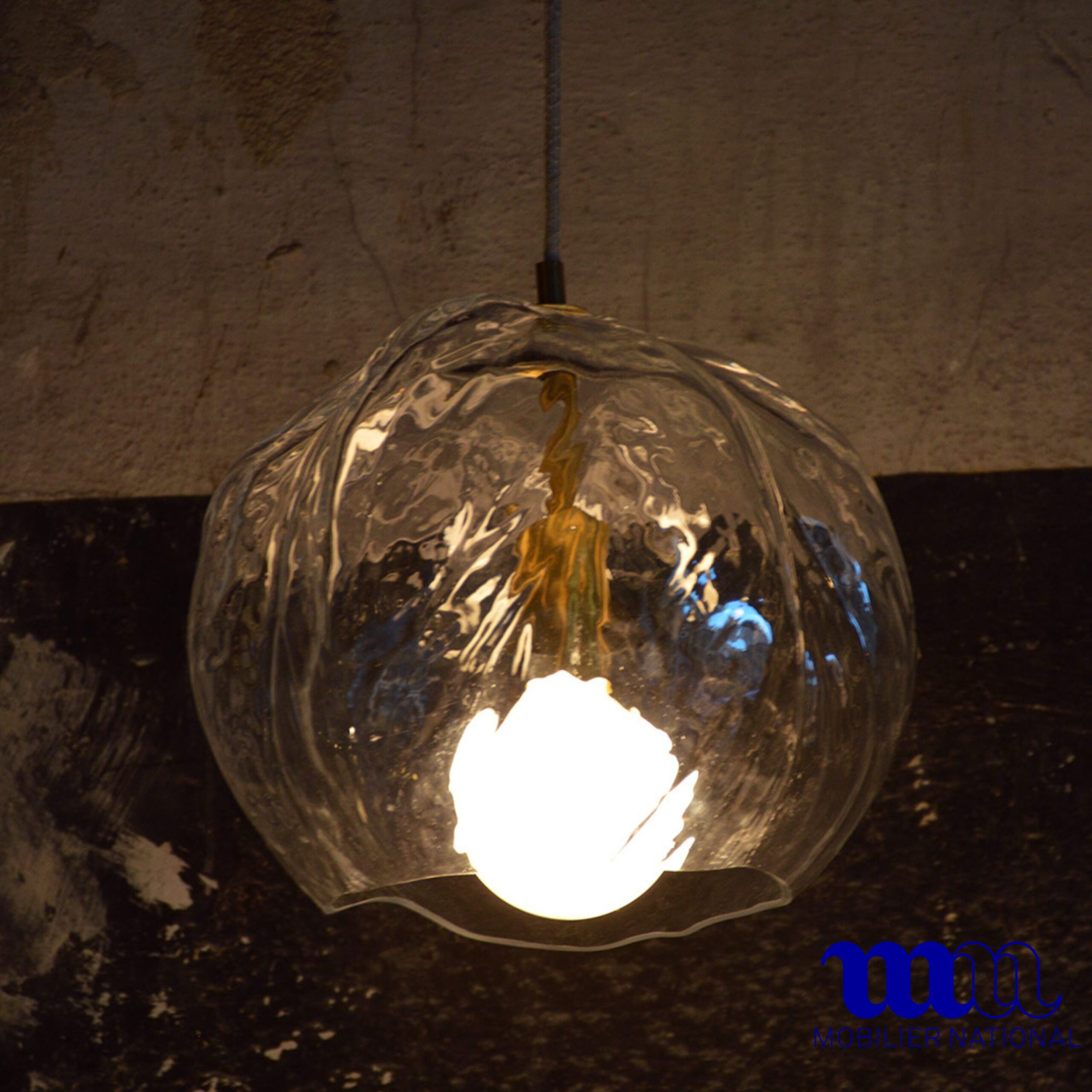 InvisibleCollection_AtelierGeorge_LeafPendant_Hover