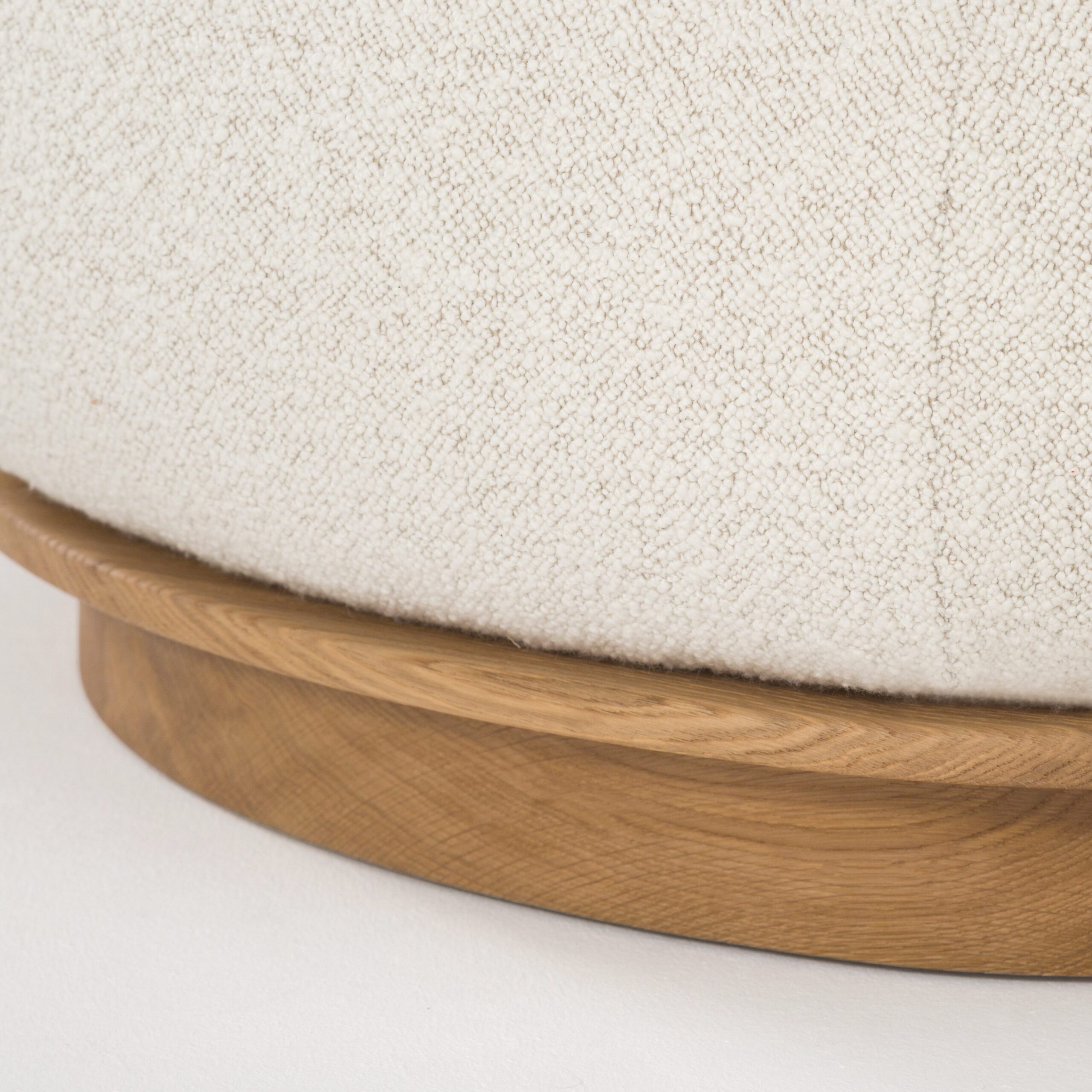 InvisibleCollection_EmmanuelleSimon_SplitRoundSofa_2