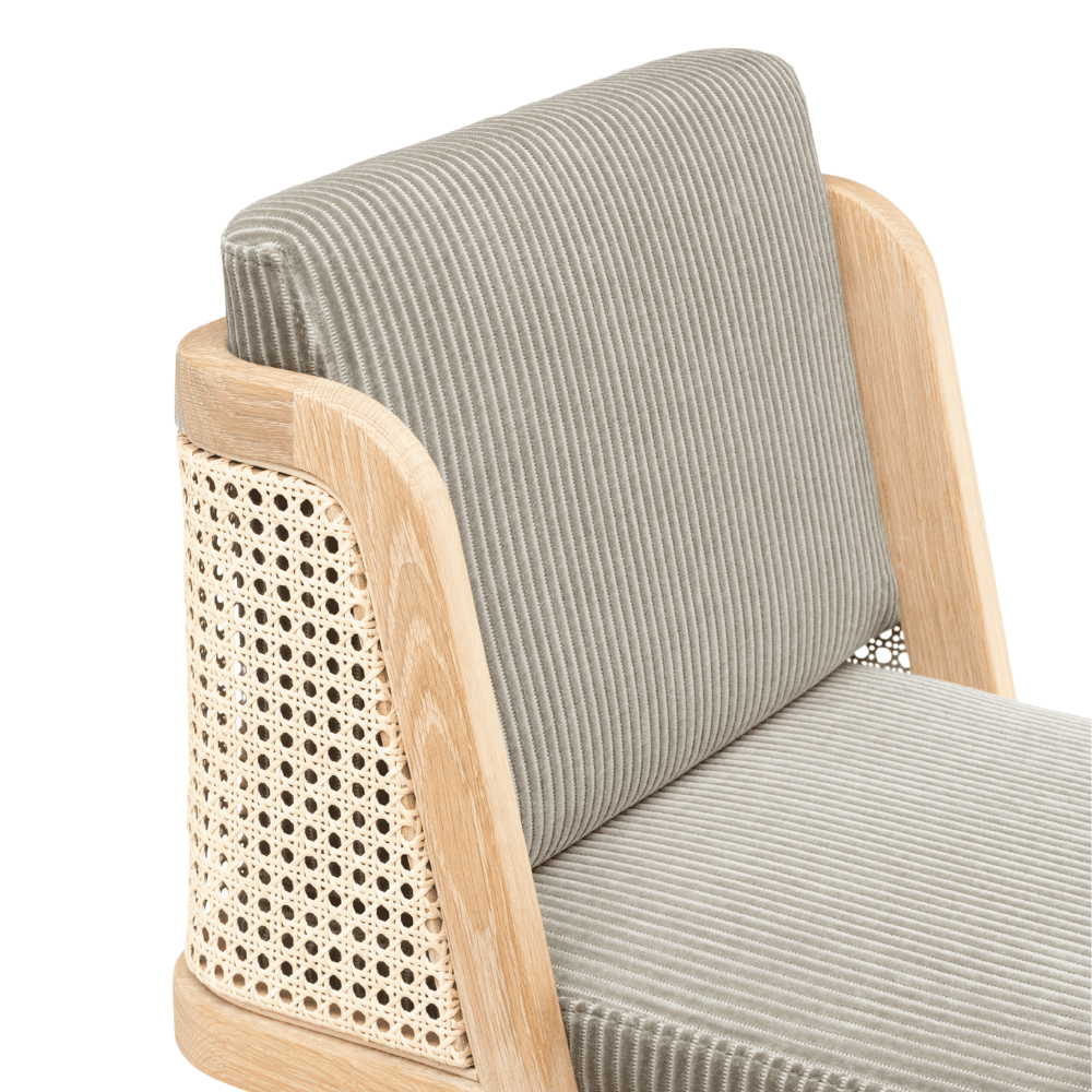 TheInvisibleCollection_DeLaEspada_Throne_Bar_Stool_Rattan