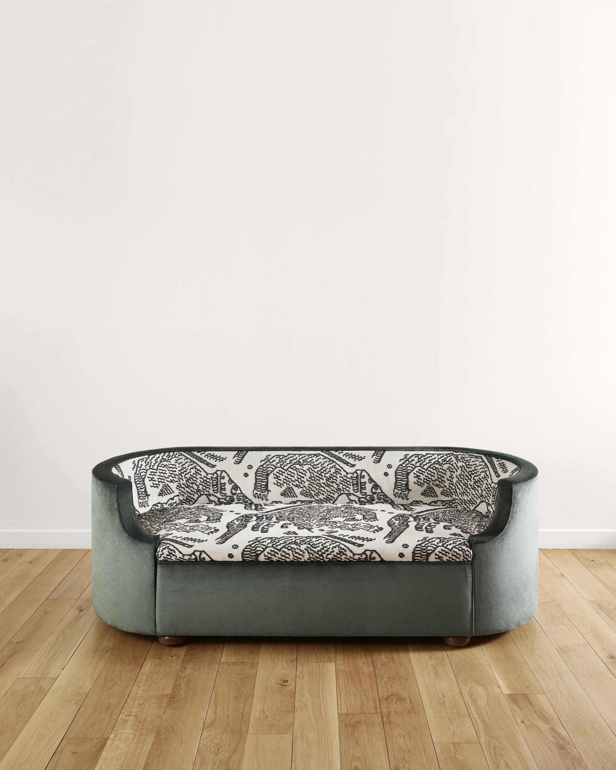 Galerie_MCDE_CorbeilleSofa_1