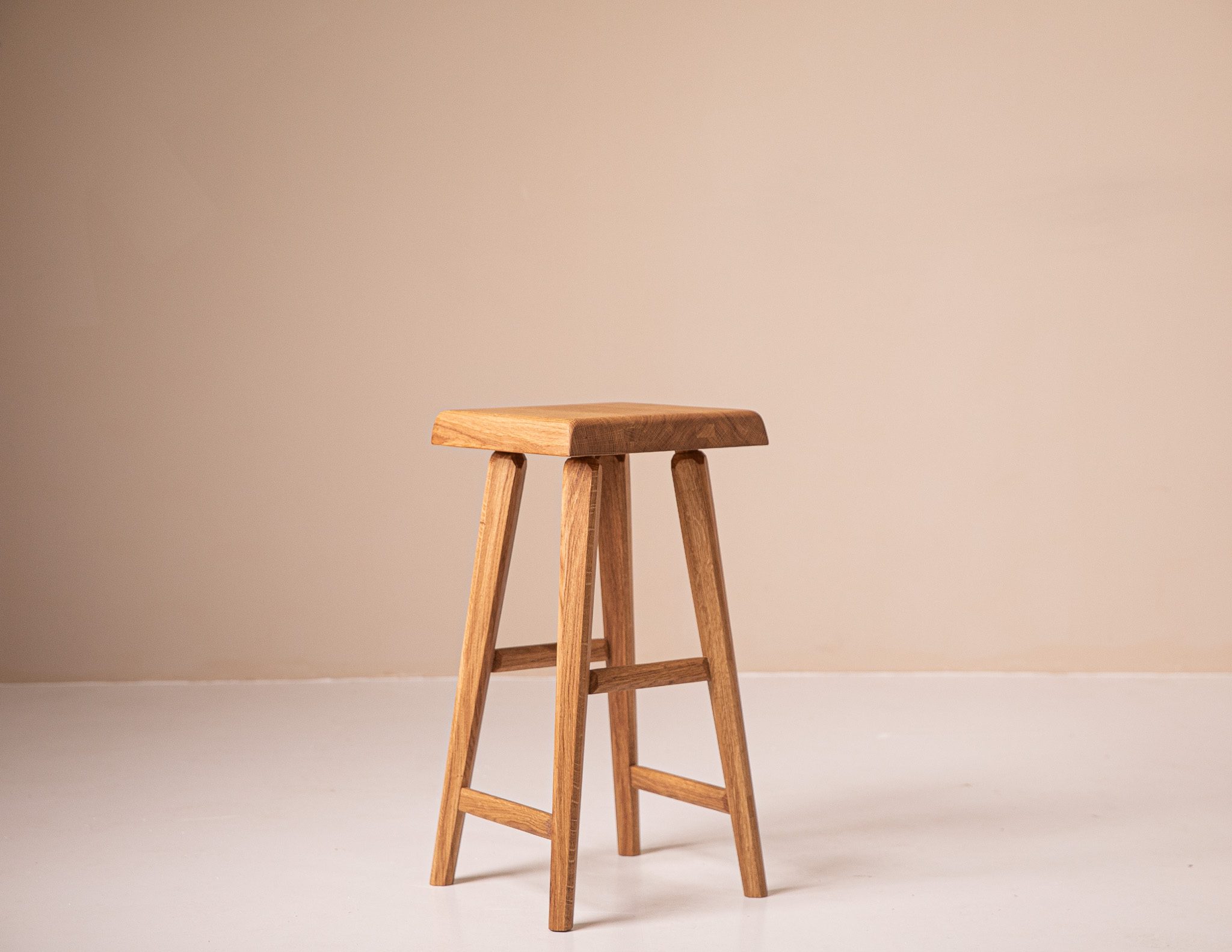 InvisibleCollection_ChapoCreations_FourLeggedStool_1