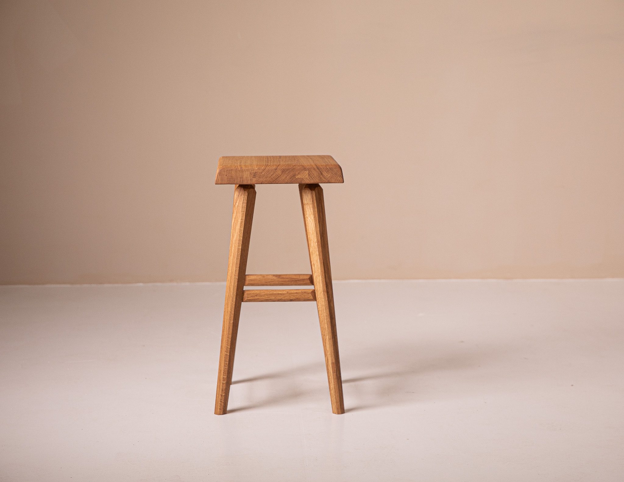 InvisibleCollection_ChapoCreations_FourLeggedStool_2