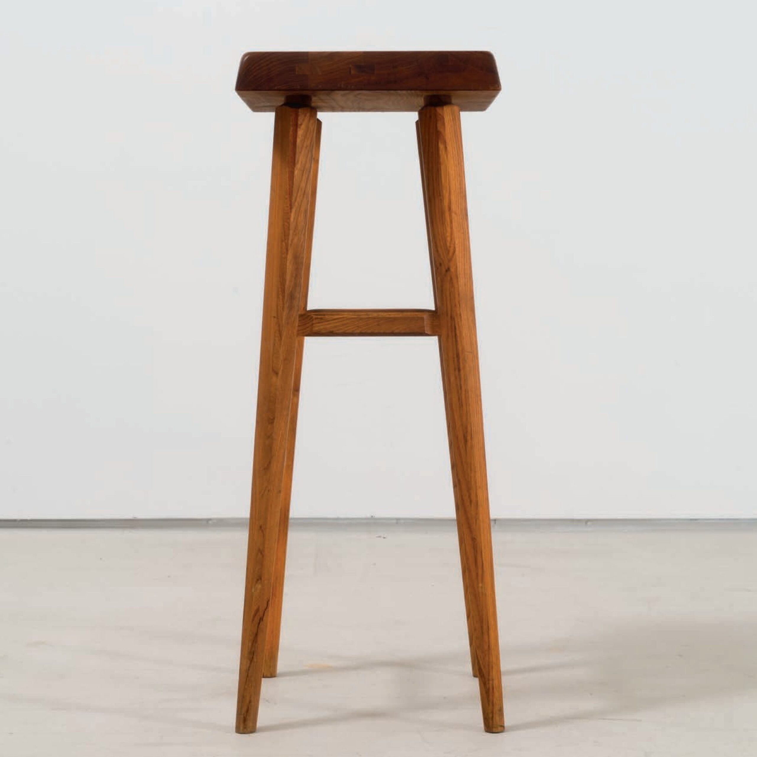 InvisibleCollection_ChapoCreations_S01Stool_4