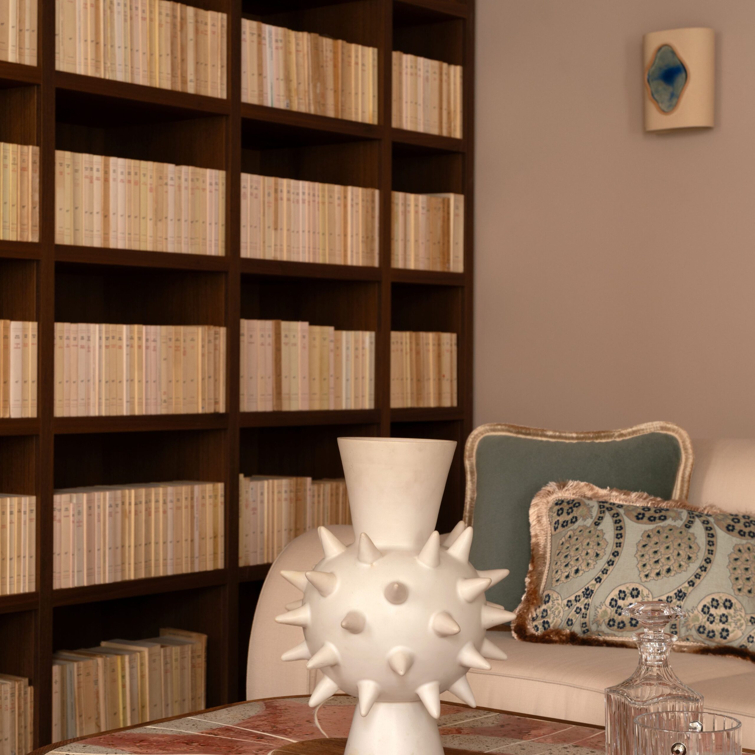 InvisibleCollection_AmandeHaeghen_LagoaWallLamp_Hover