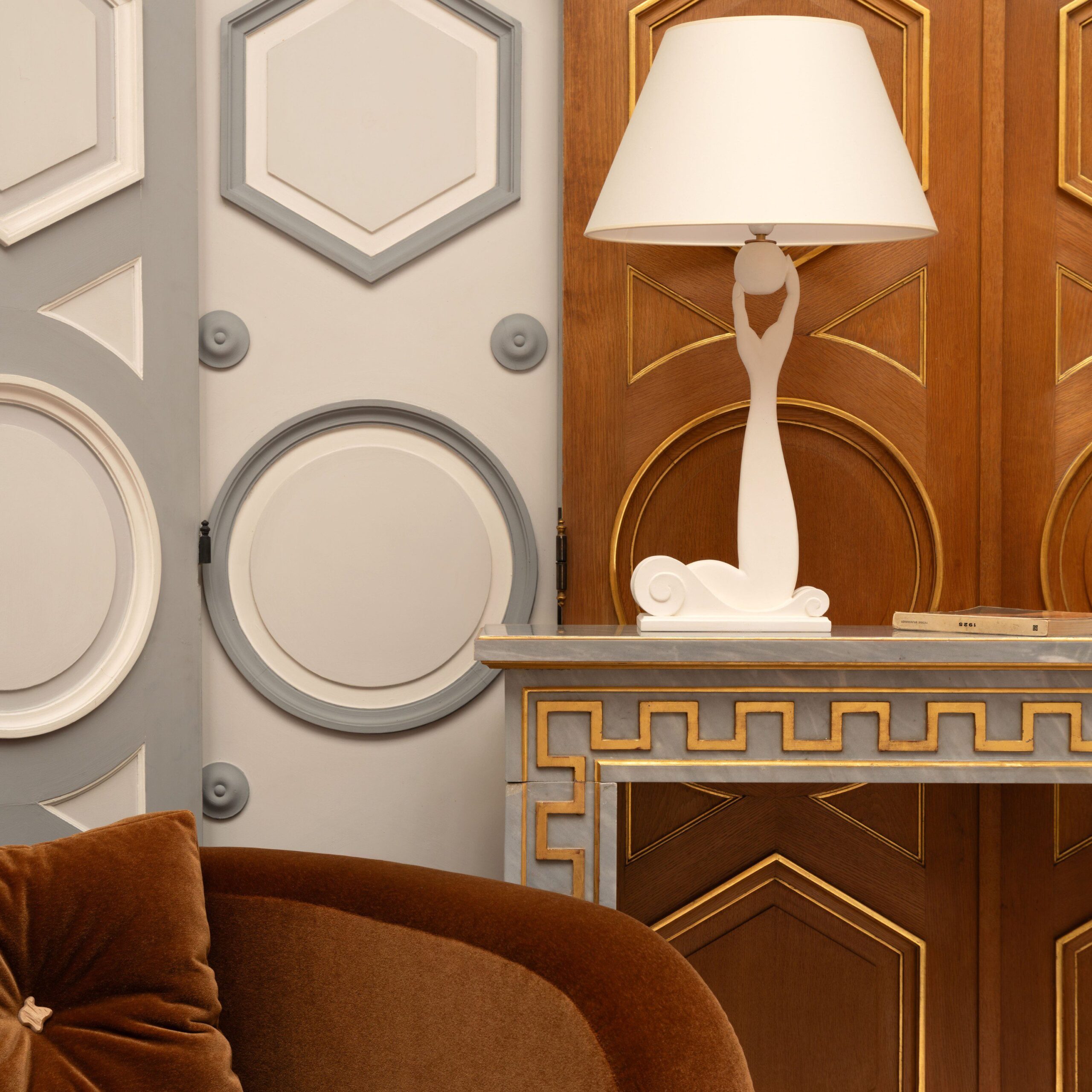 InvisibleCollection_AndréGroultTableLamp_1