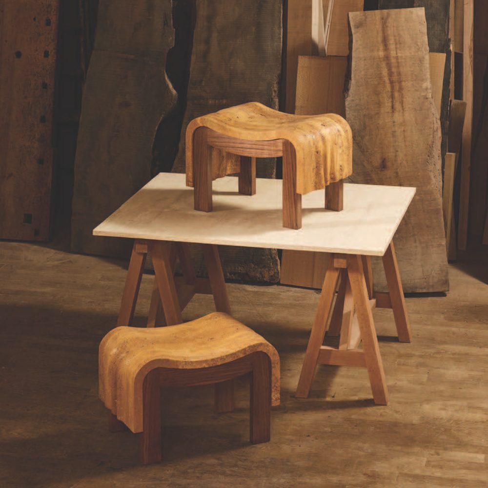 InvisibleCollection_OudArchitecture_CuruleStool_Hover