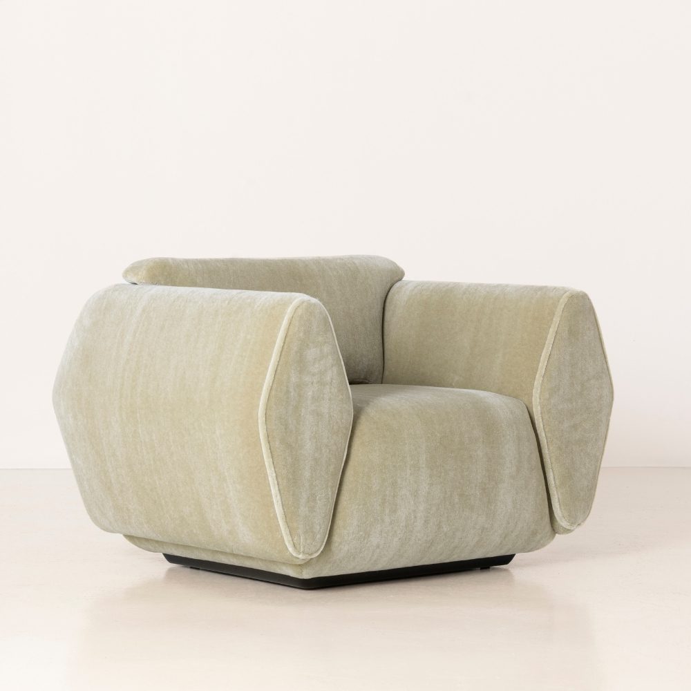 InvisibleCollection_Studioparisien_HydraArmchair_1