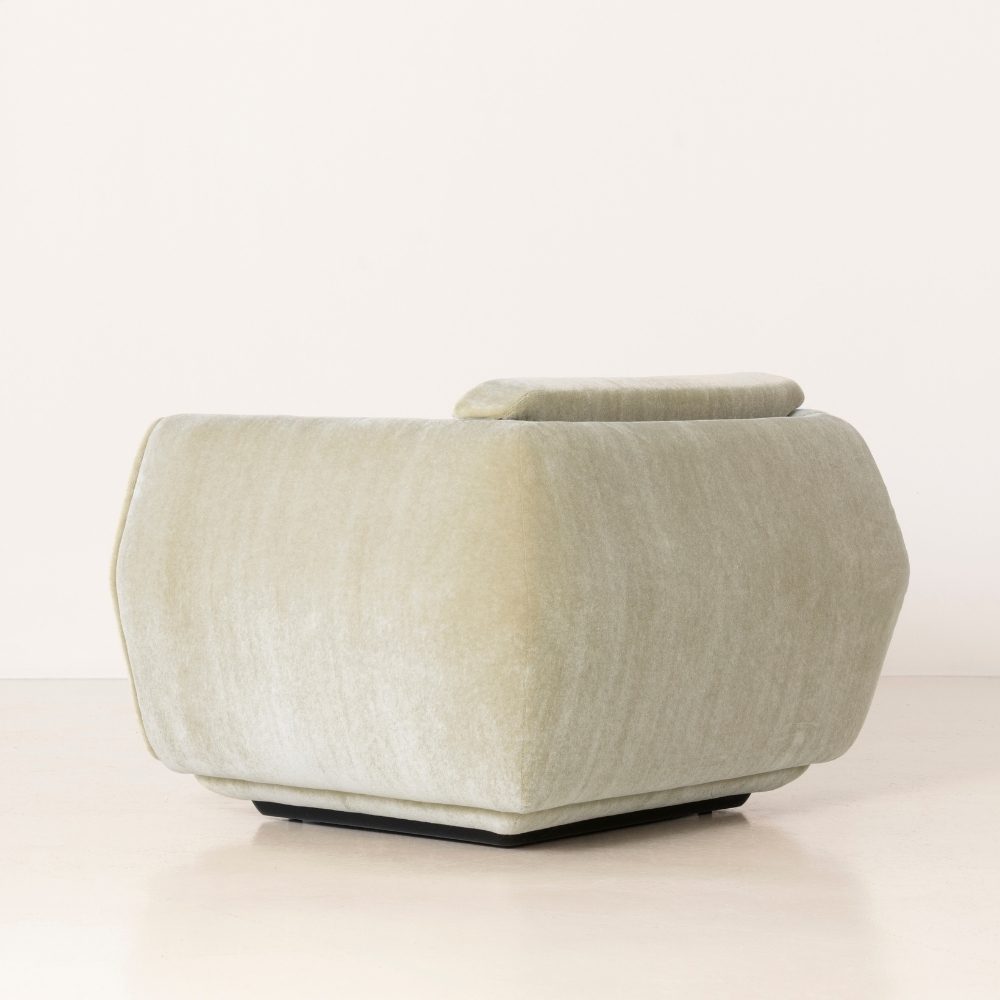 InvisibleCollection_Studioparisien_HydraArmchair_3