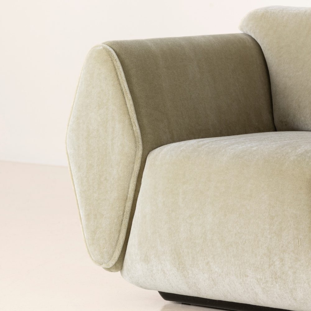 InvisibleCollection_Studioparisien_HydraArmchair_6
