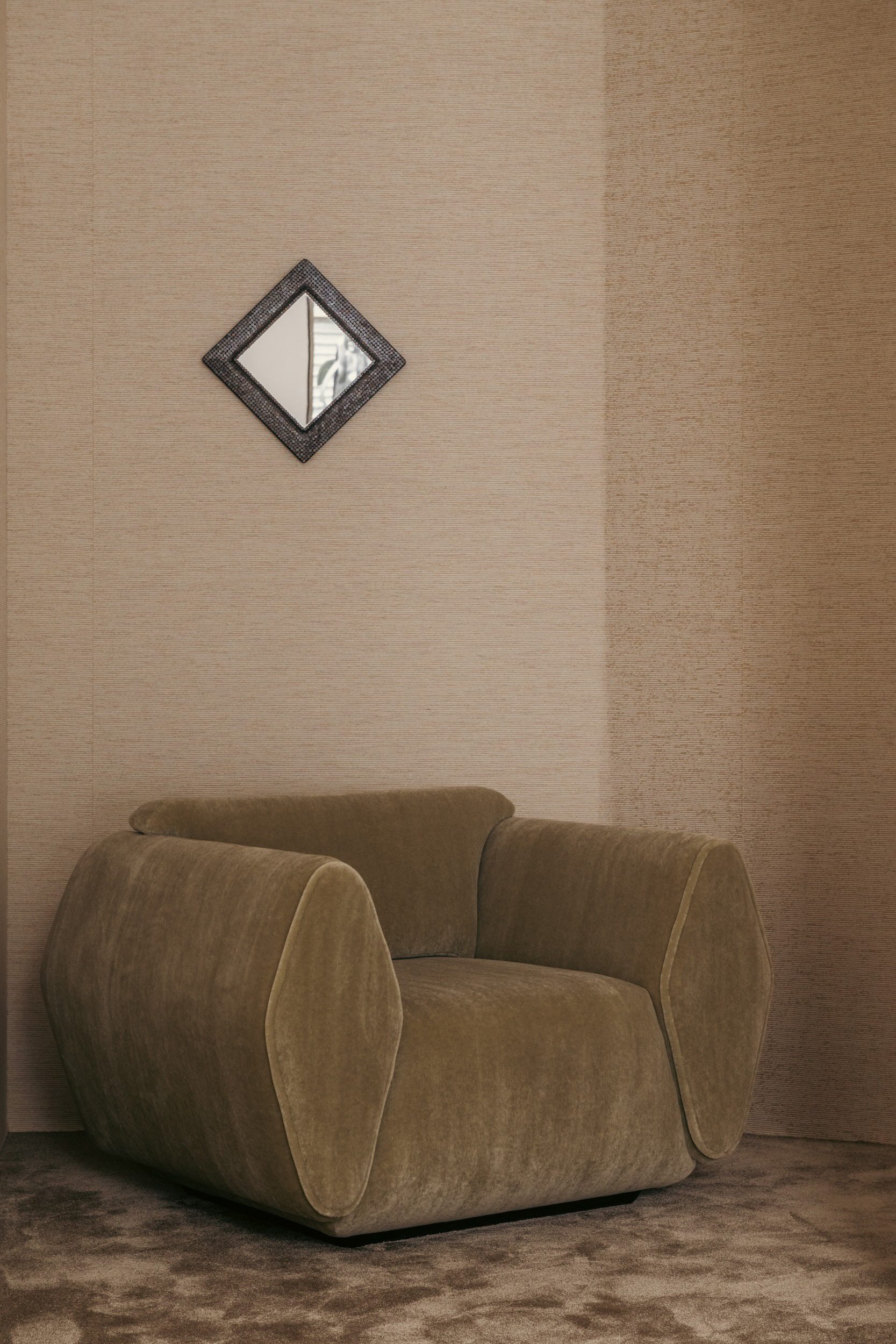 InvisibleCollection_Studioparisien_HydraArmchair_8