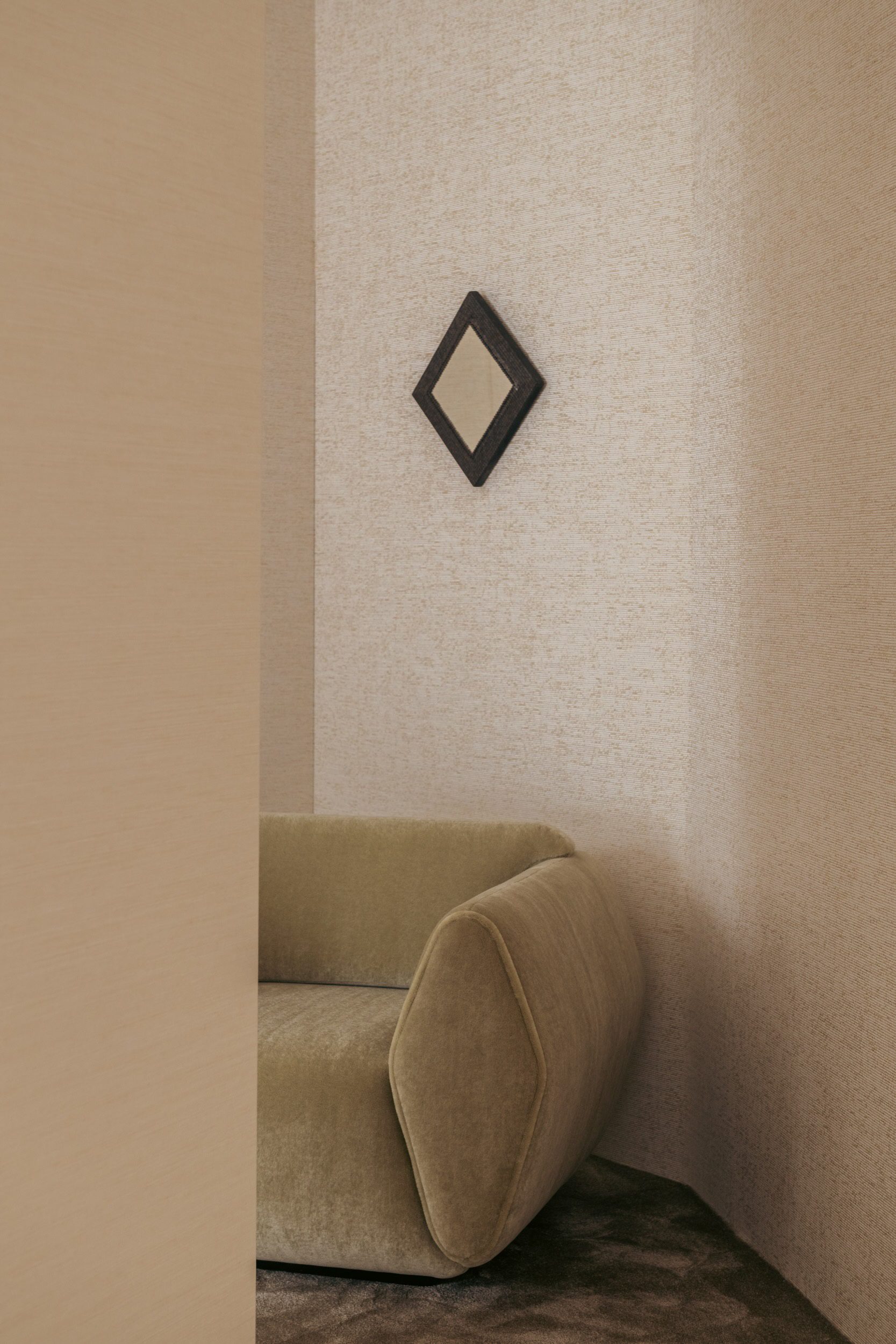 InvisibleCollection_Studioparisien_HydraArmchair_9